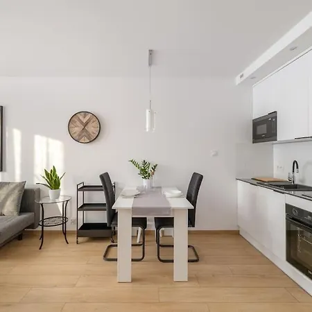 1-bedroom Near Old Town By Ecru Wwa58 华沙